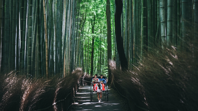【Explore Arashiyama】嵐山の四季を感じる、人力車で巡遊プラン（２食付き）